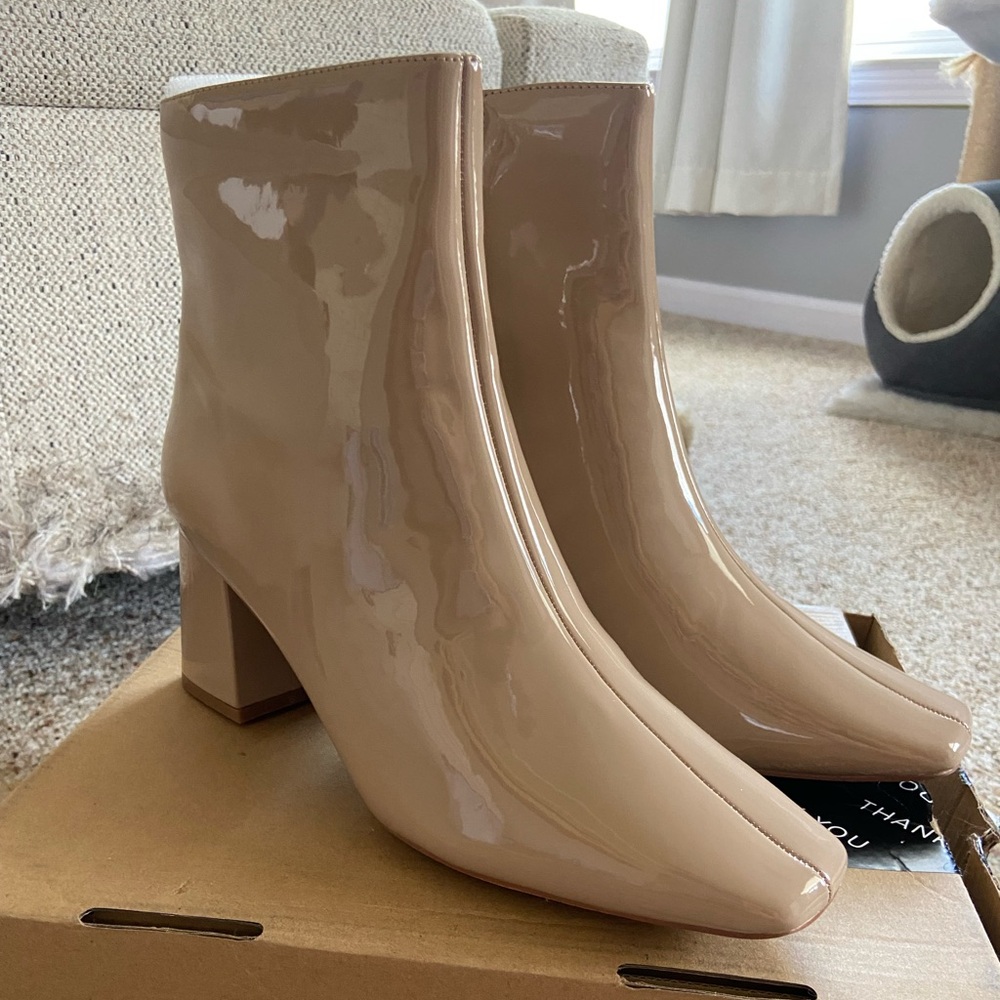 Journee Collection Haylinn Glossy Nude Heeled Boots